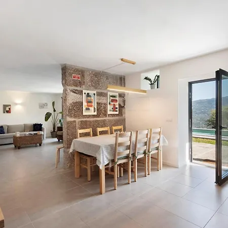 Casa Do Alago * Gove